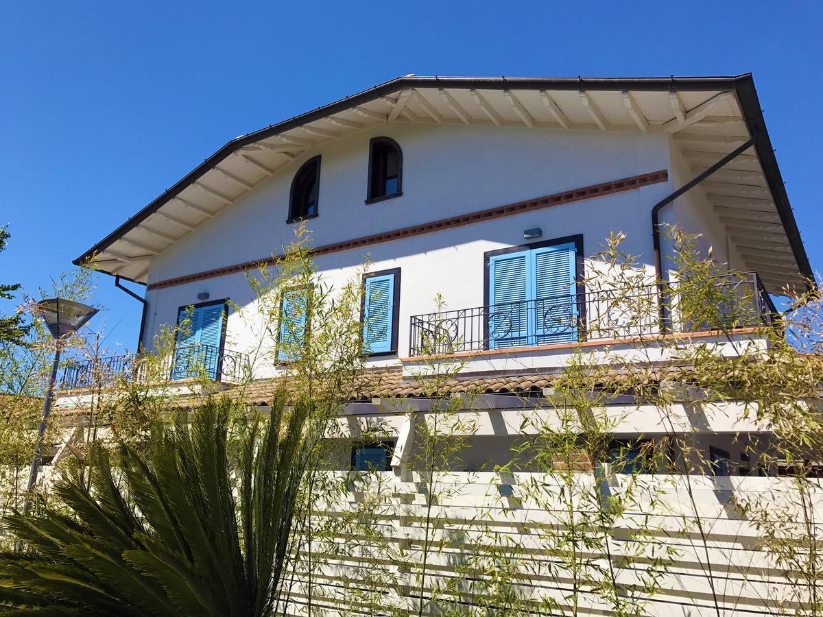 Cytrus Rooms Marina di Massa Exterior foto